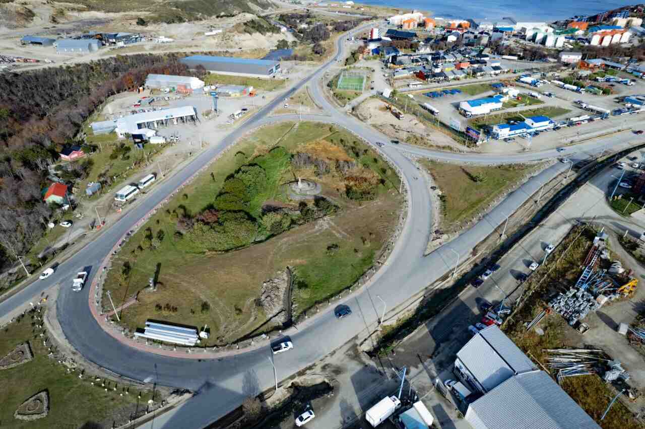 El Municipio concluye la colocación de asfalto de la primera etapa en el ingreso a Ushuaia