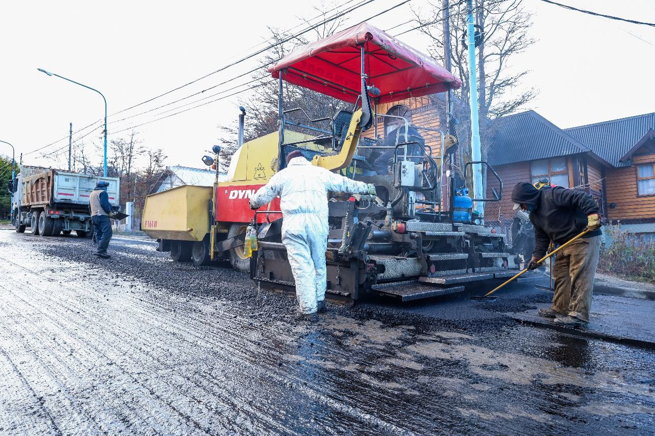 El Municipio asfaltó la calle Provincia Grande