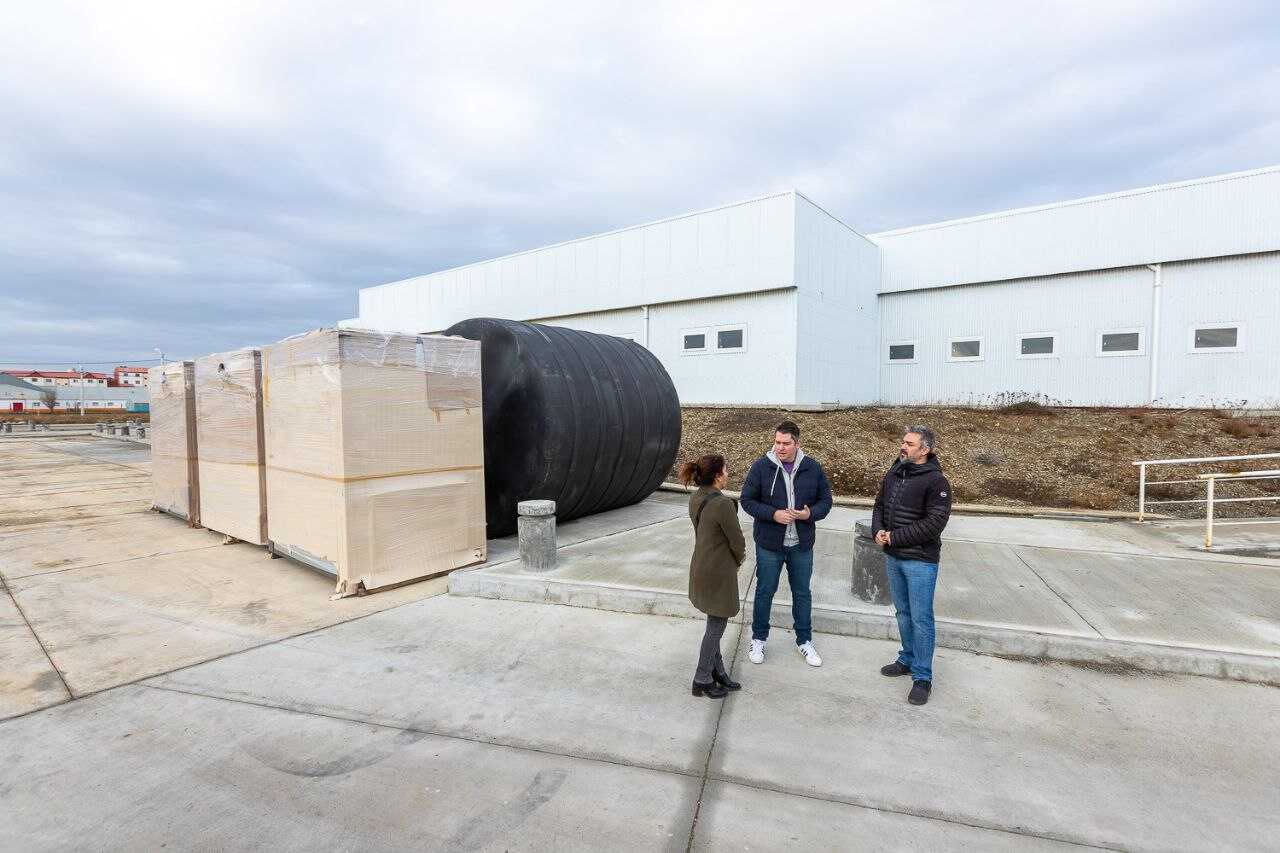 El Municipio continúa recibiendo equipamiento para el nuevo natatorio olímpico de Río Grande