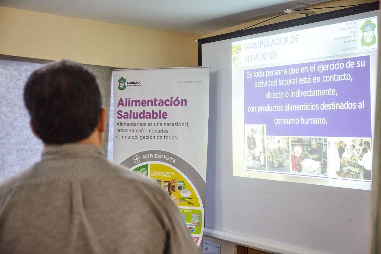 El Municipio de Ushuaia capacita en manipulación de alimentos a alumnos de Colegios Secundarios