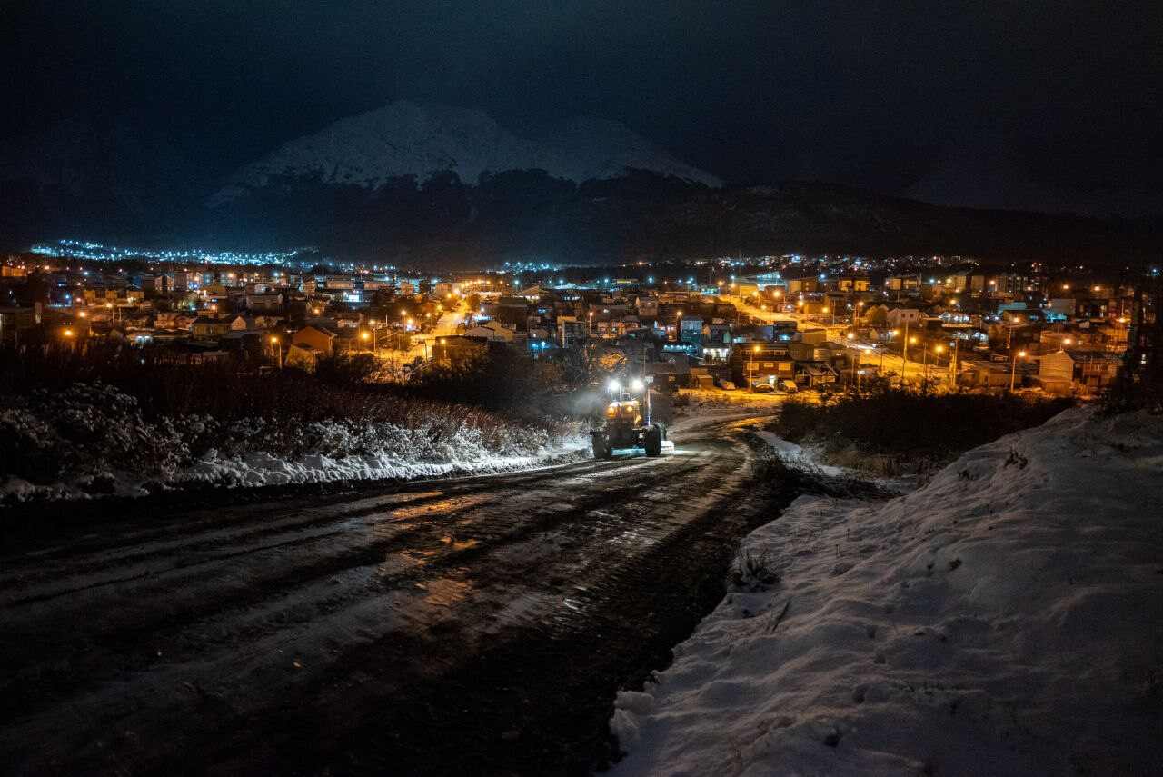 La Municipalidad de Ushuaia avanza con la limpieza de las calles de la ciudad