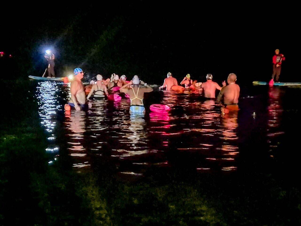 Nadadores de distintas partes del país recibieron el invierno en aguas del Canal Beagle