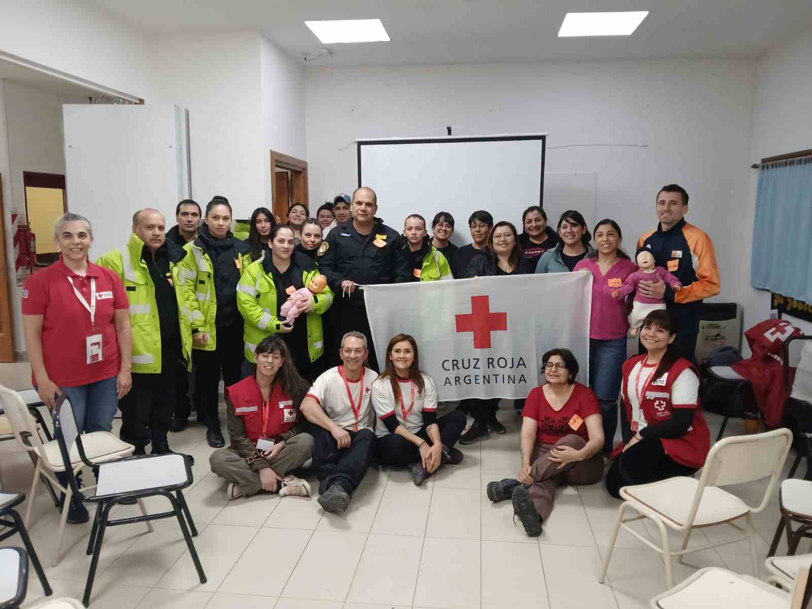 Cruz Roja Ushuaia:  En sólo 5 meses más 200 fueguinos obtuvieron certificación nacional en RCP
