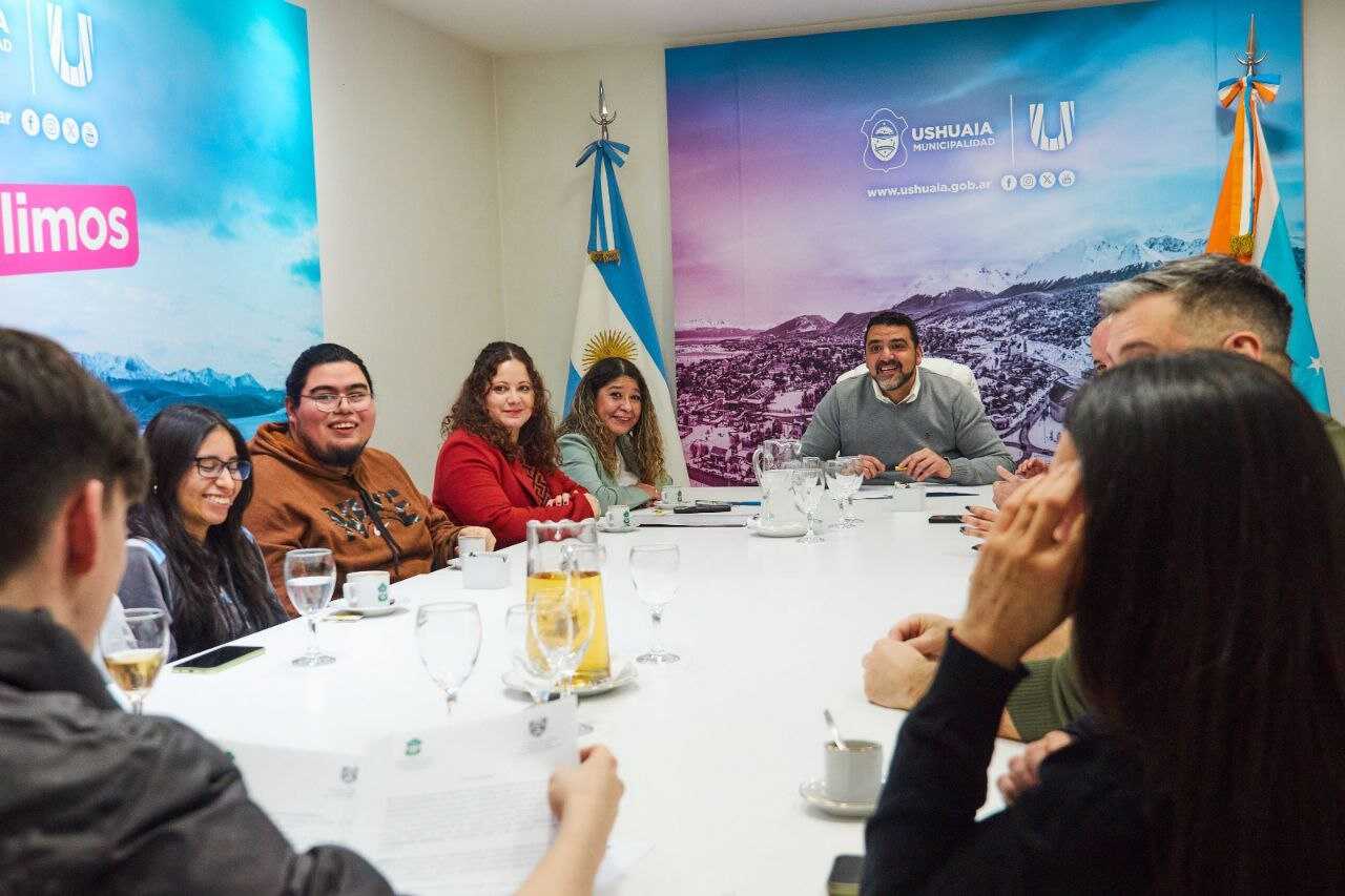 El Intendente Vuoto firmó un Convenio De Colaboración Educativa con el Colegio Dr. José María Sobral