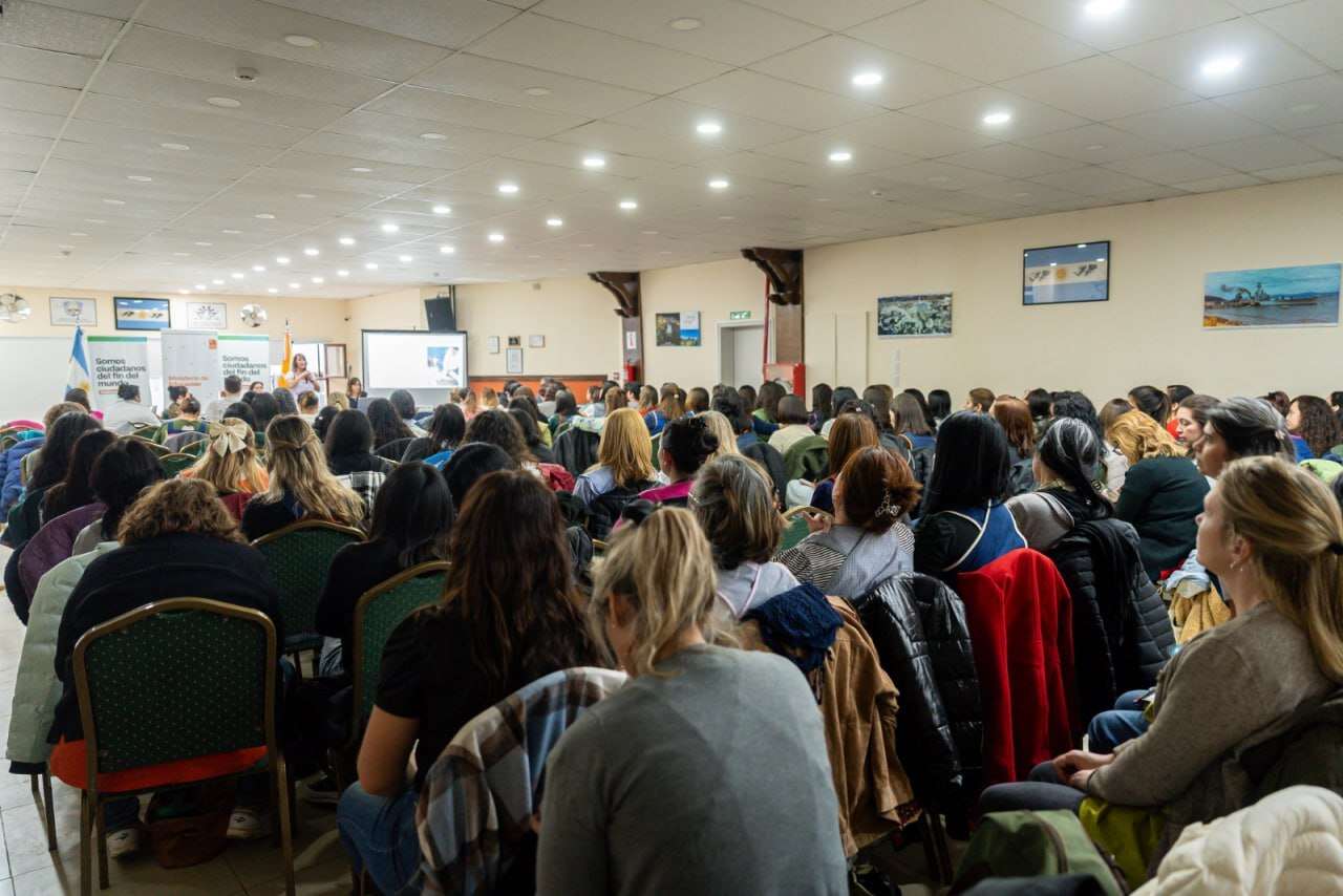 Gran convocatoria docente en el ateneo de Primera Infancia “Viejas Miradas Vs. Nuevas Miradas”