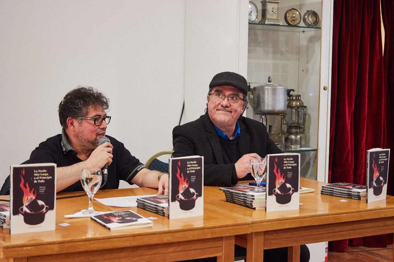 Se realizó la presentación del libro “La Noche Más Larga, o el Principio de Todo”