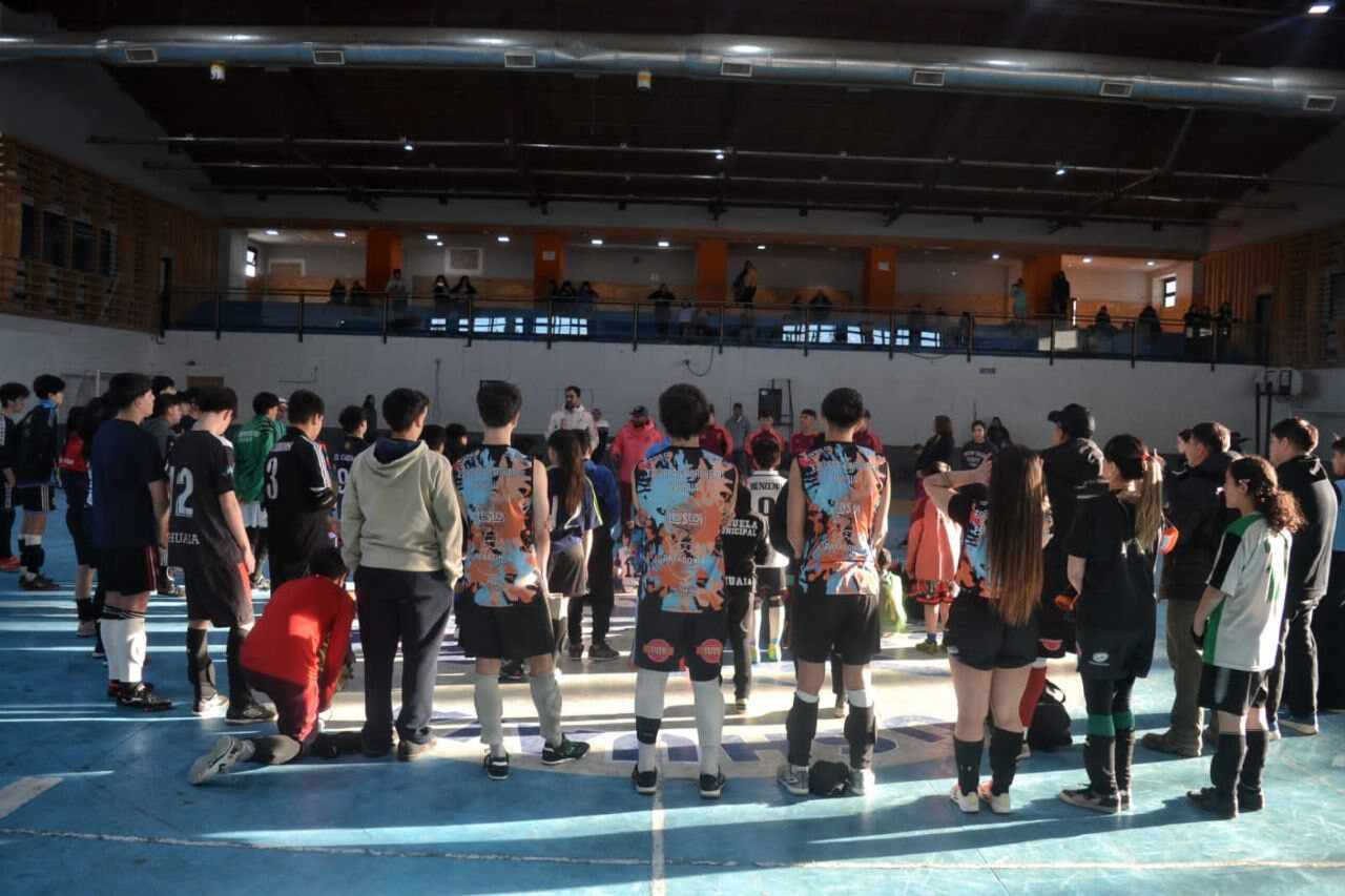 Más de 70 jóvenes participaron de la clínica de arqueros organizada por el IMD
