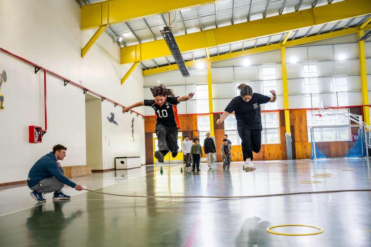 Gobierno acerca  propuestas para adolescentes y jóvenes en las vacaciones de invierno