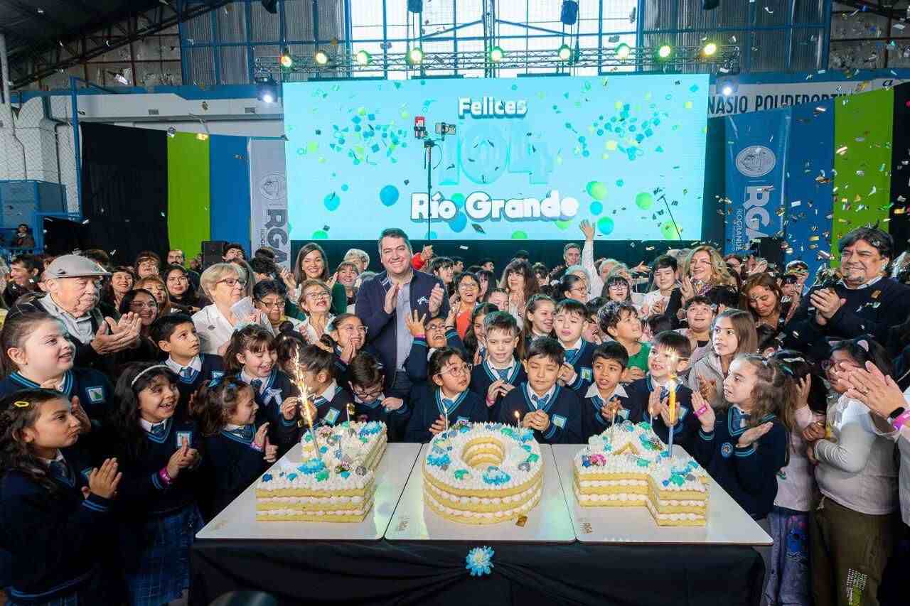 El Municipio celebró junto a vecinos y vecinas los 104 años de Río Grande