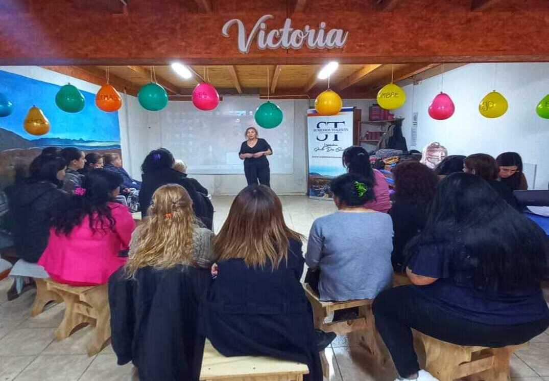 "Encontrándonos": un espacio de cuidado y aprendizaje emocional para mujeres en Tolhuin