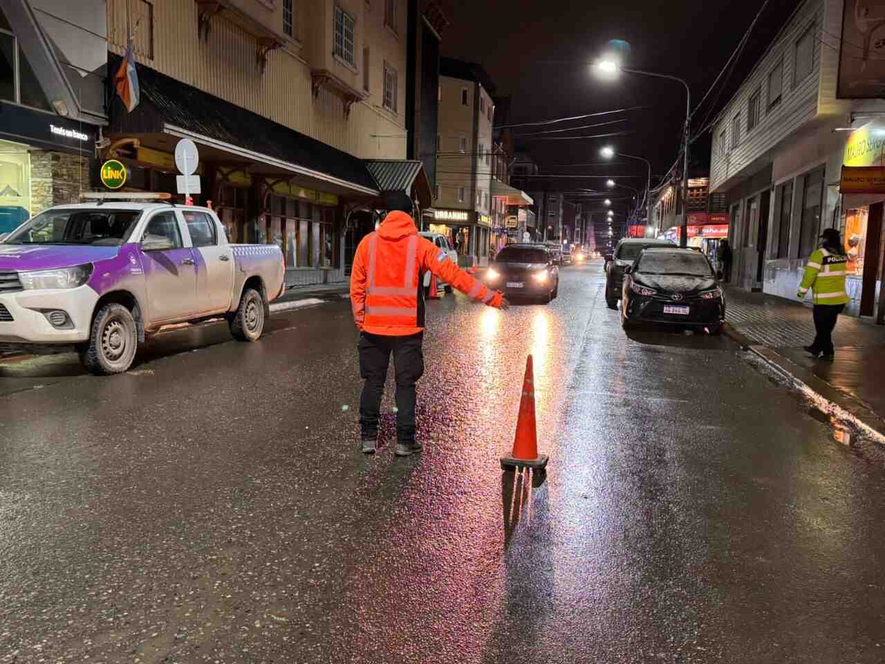 El Municipio de Ushuaia denunció a un automovilista que amenazó y hostigó a una Agente de Tránsito