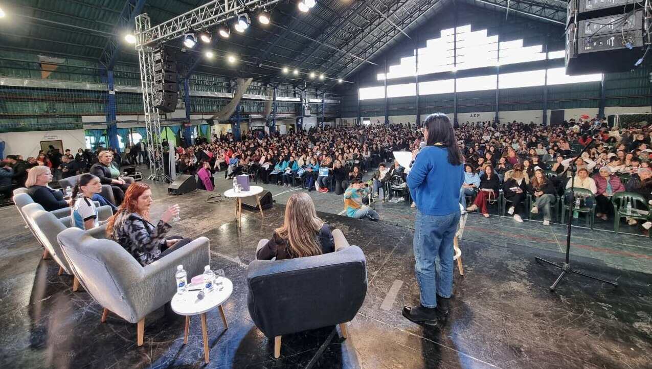 Fuerza Patria realizó el Encuentro “La Fuerza de las Mujeres” en el Gimnasio de AEP en Ushuaia