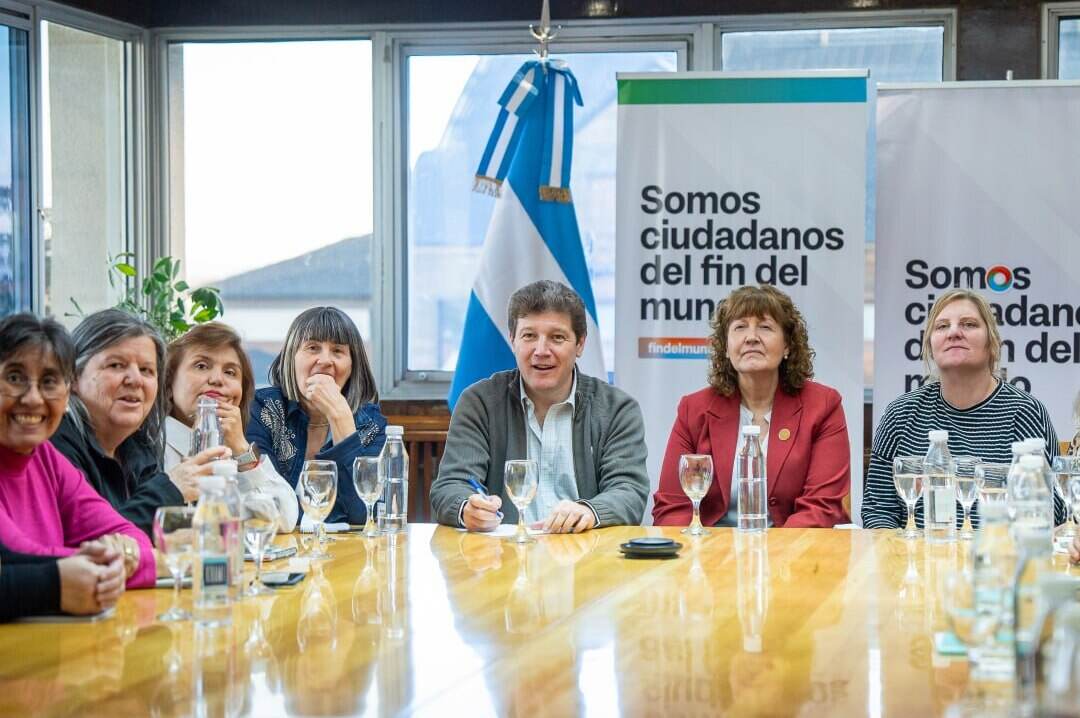 El Gobernador Melella se reunió con familiares de personas con discapacidad