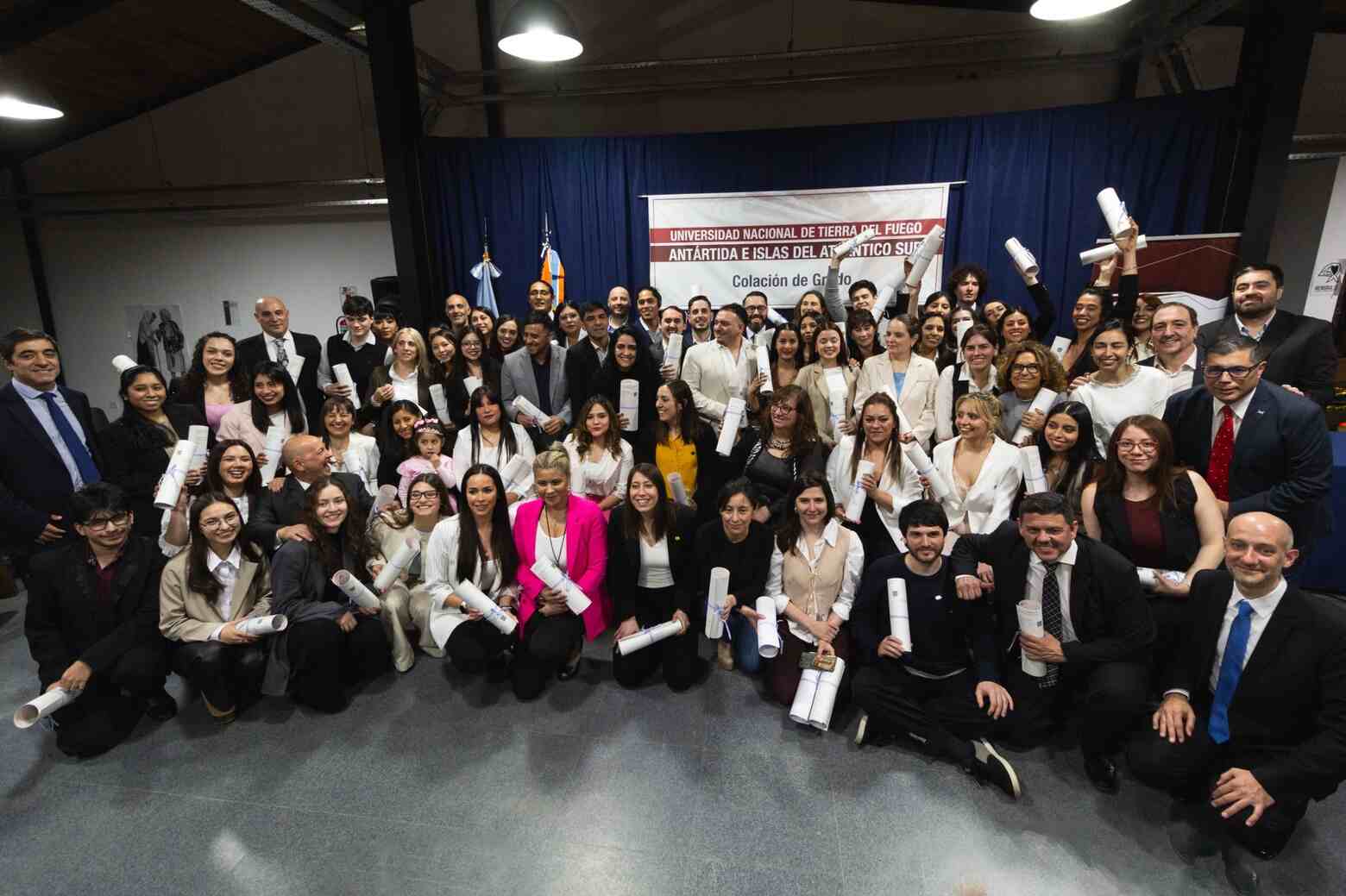 La UNTDF celebró la graduación de más de 100 nuevos profesionales en Ushuaia