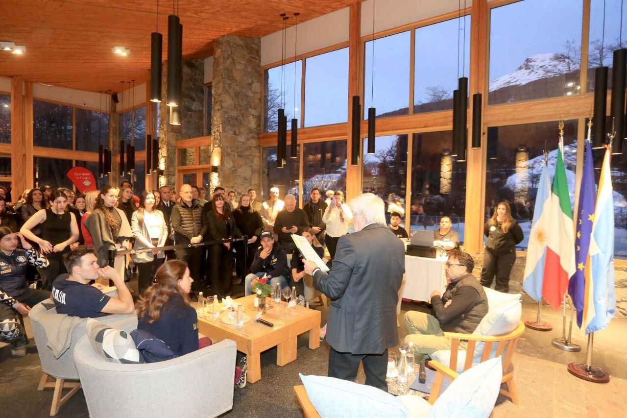 La Municipalidad de Ushuaia participó de la recepción al Equipo de Esquí de Italia en Cerro Castor