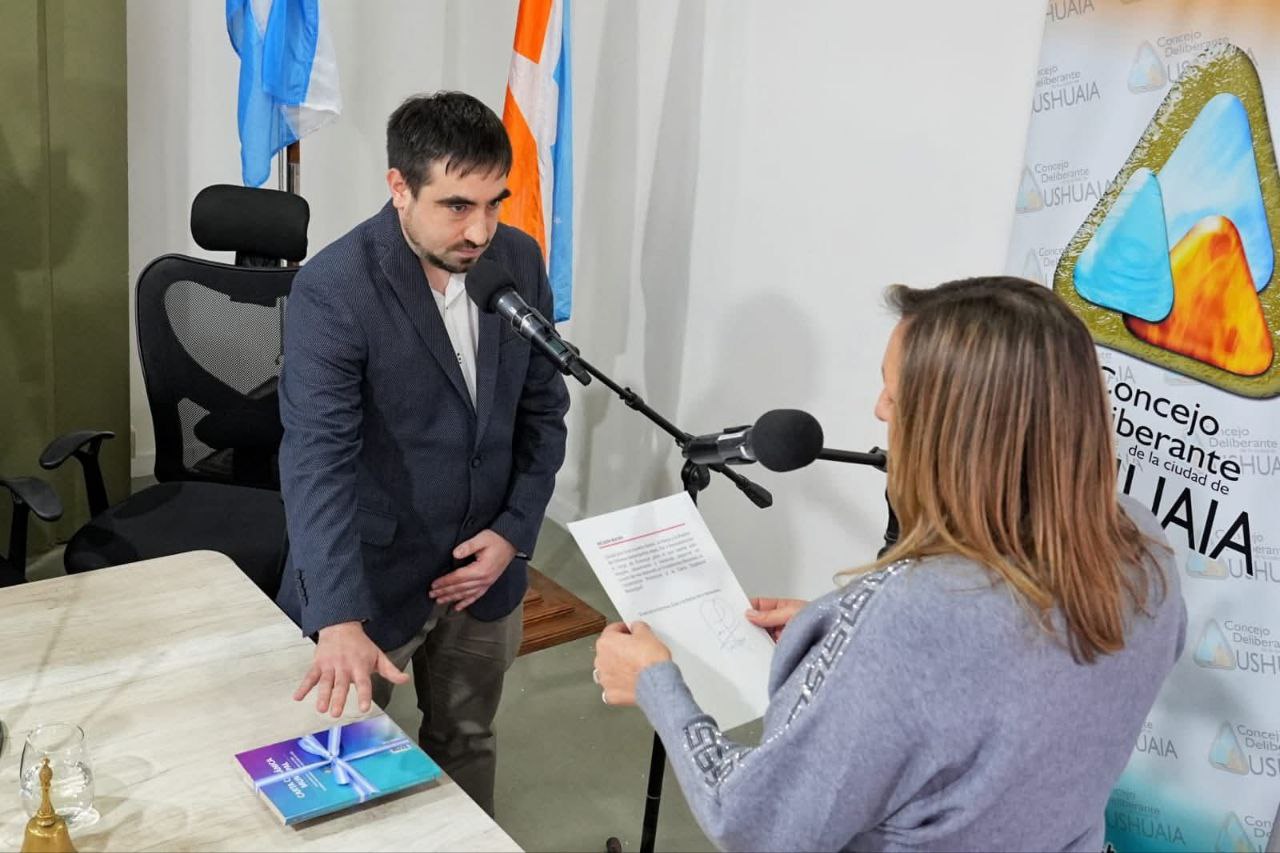 Juró Nelson Buchs como concejal por Somos Fueguinos
