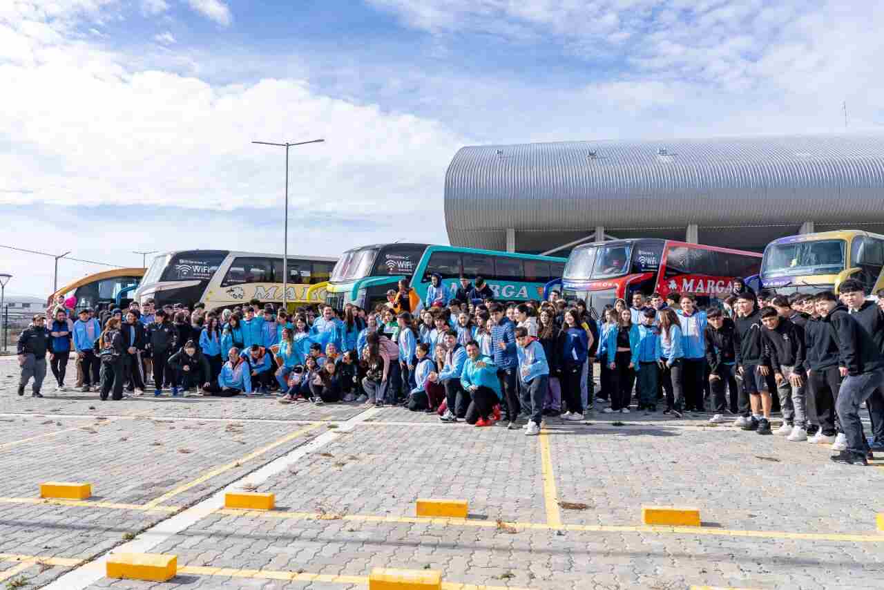 La Delegación de Tierra del Fuego viaja rumbo a los Juegos Nacionales Evita 2025