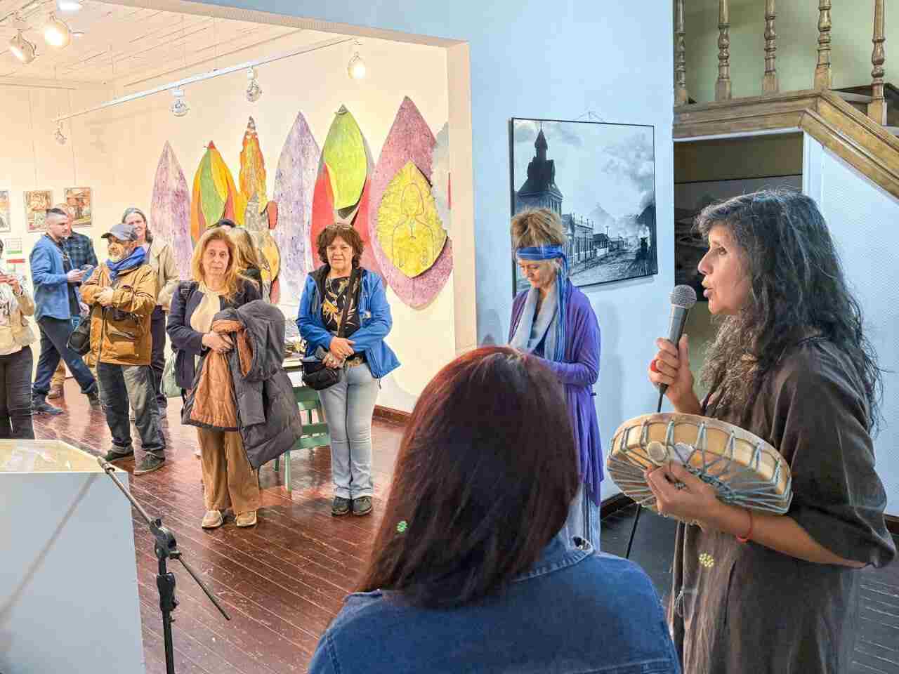 La  Municipalidad de Ushuaia acompañó la inauguración de la exhibición “21 años, Yatana: El Bosque del Arte”