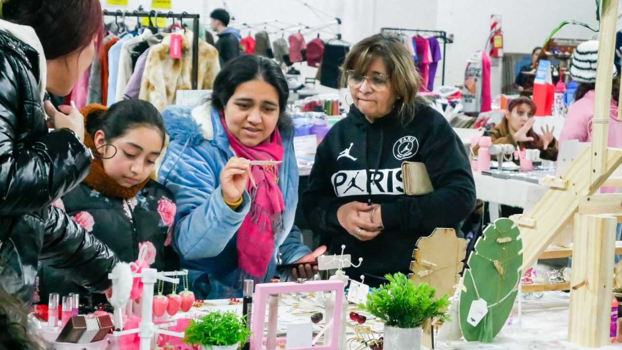 Mes de las Maternidades: Nueva edición de “Feriantes del Fin del Mundo” en Río Grande