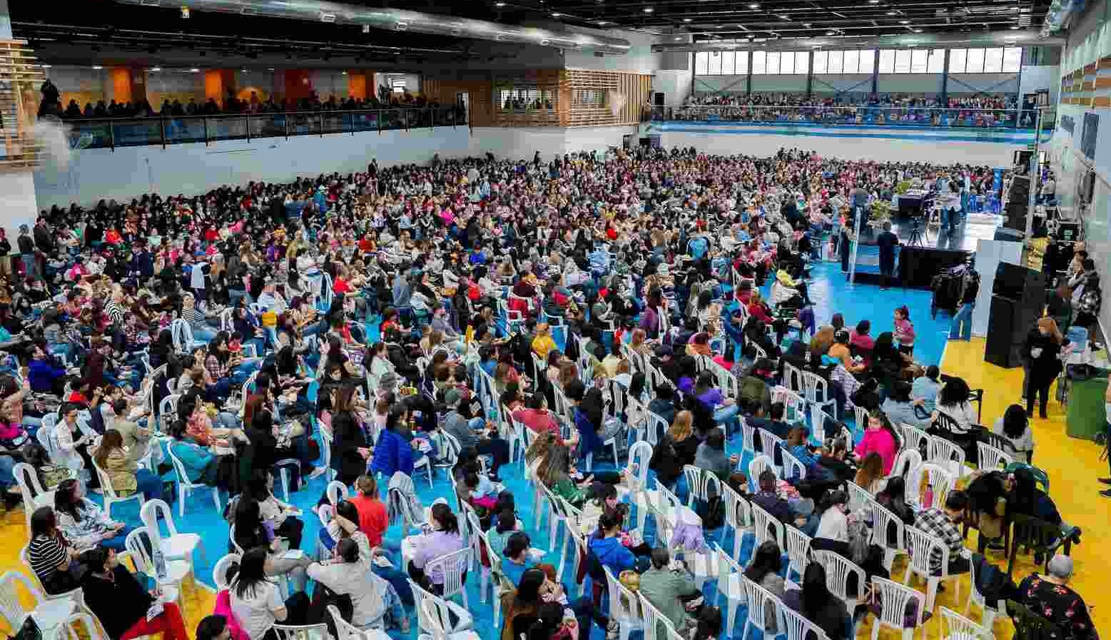 Multitudinario Bingo  Día de la Madre de Fuerza Patria