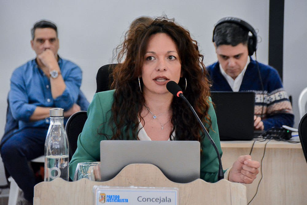Laura Avila: “El domingo votamos entre la crueldad y la esperanza”