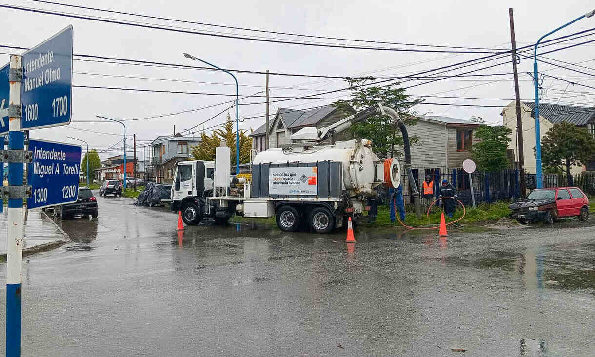 La DPOSS mantiene equipos en guardia permanente y cuadrillas desplegadas en distintos sectores de Ushuaia