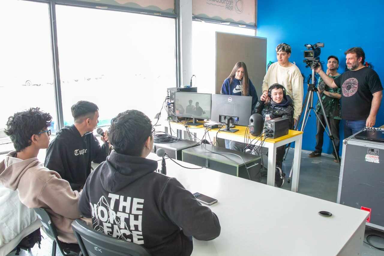 Talleres de Streaming para Escuelas, Instituciones y vecinos en el Espacio Tecnológico