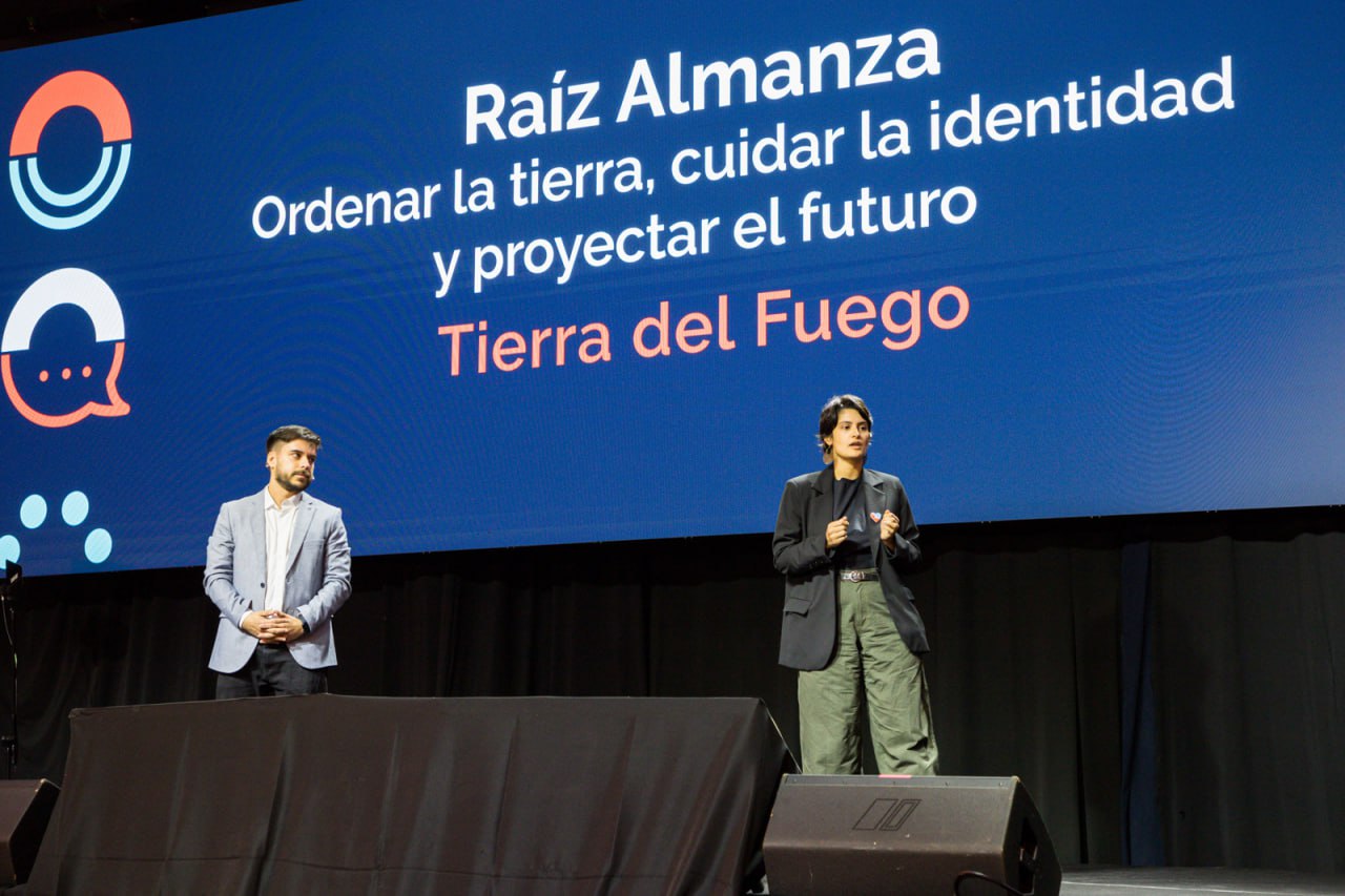 Jóvenes Fueguinos presentaron en un Congreso del CFI un proyecto de regularización territorial sustentable