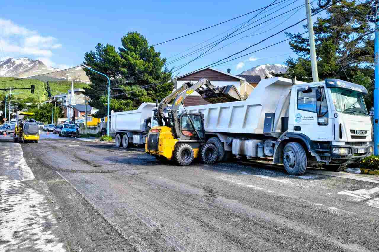 La Municipalidad avanza con trabajos de repavimentación en el sector de las Seis Esquinas