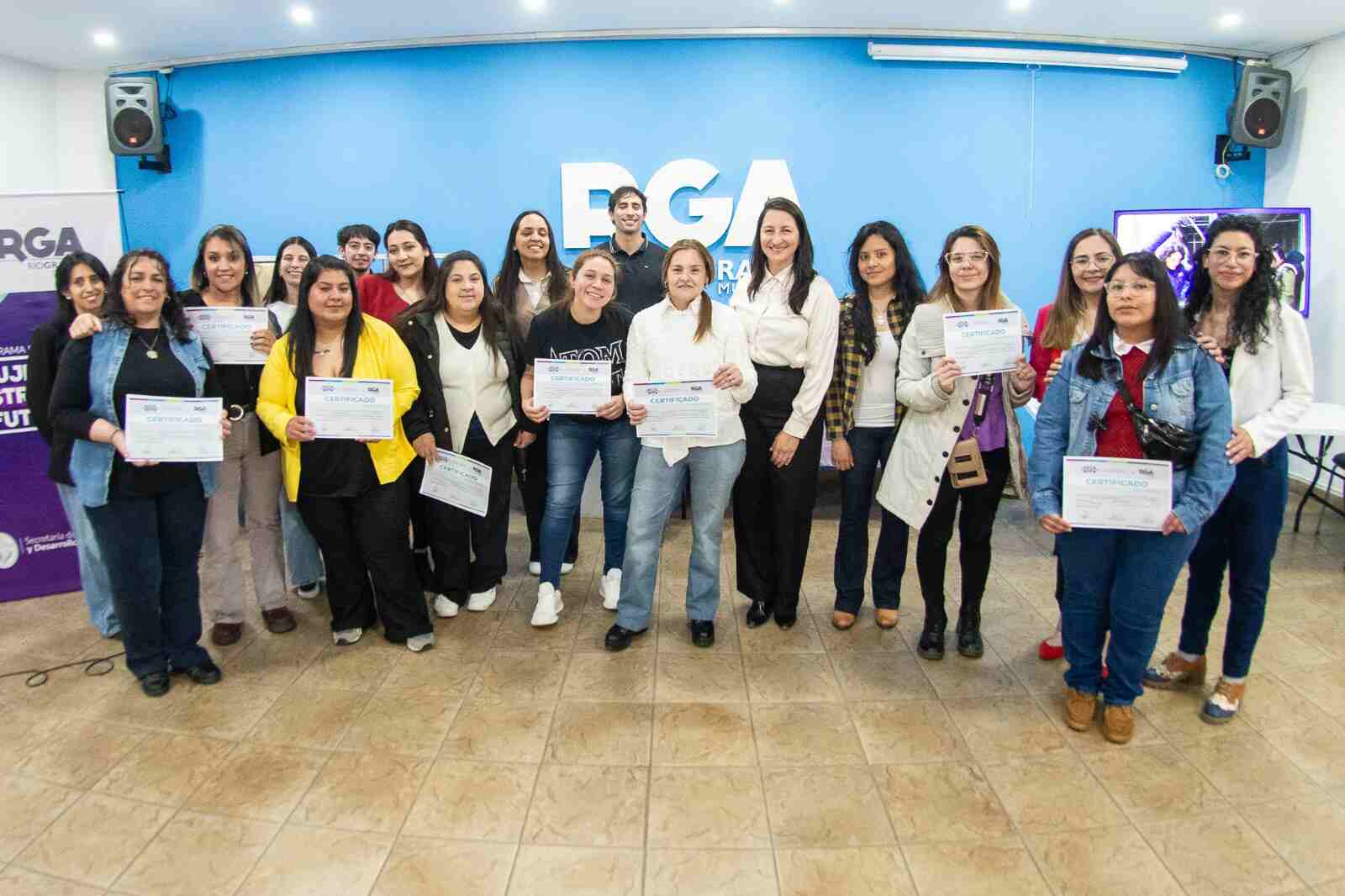 Más de 180 mujeres se certificaron en oficios a través del Programa “Mujeres Construyendo Futuro”