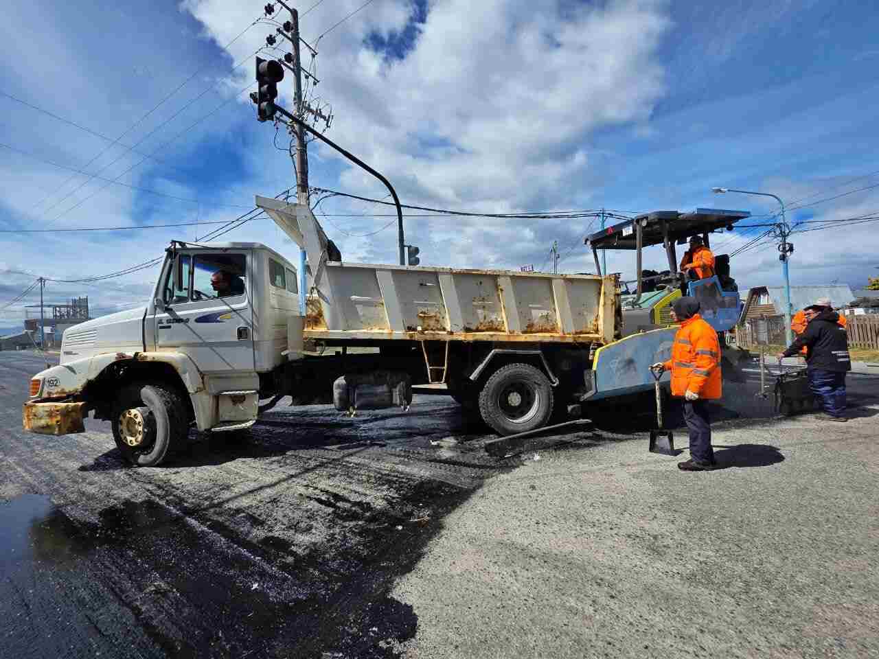 El Municipio de Ushuaia avanzó en la repavimentación de la calle 12 de Octubre
