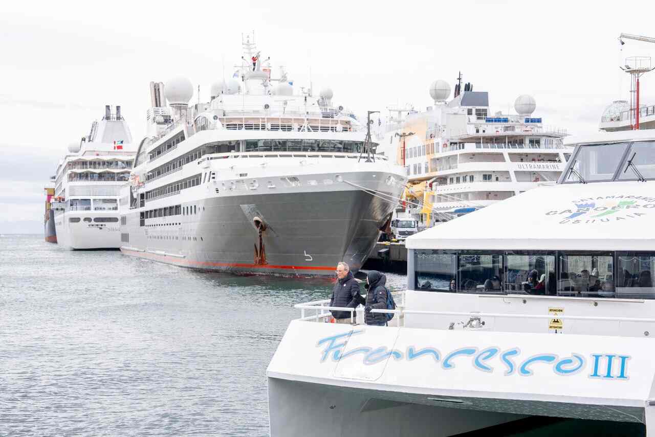 El Puerto de Ushuaia vive tres días de intensa actividad con 21 movimientos de embarcaciones