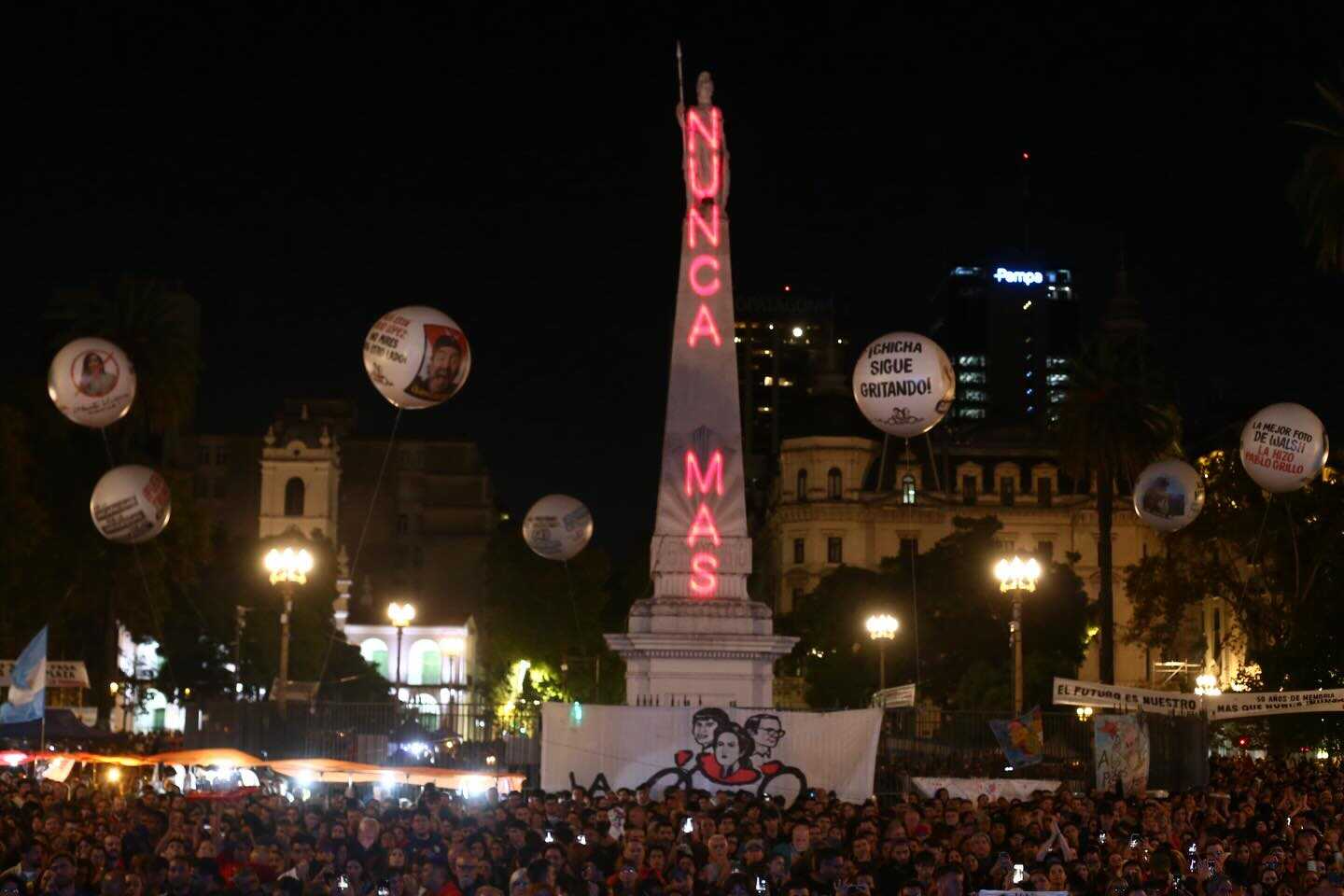 A 50 años del golpe masiva vigilia en Plaza de Mayo