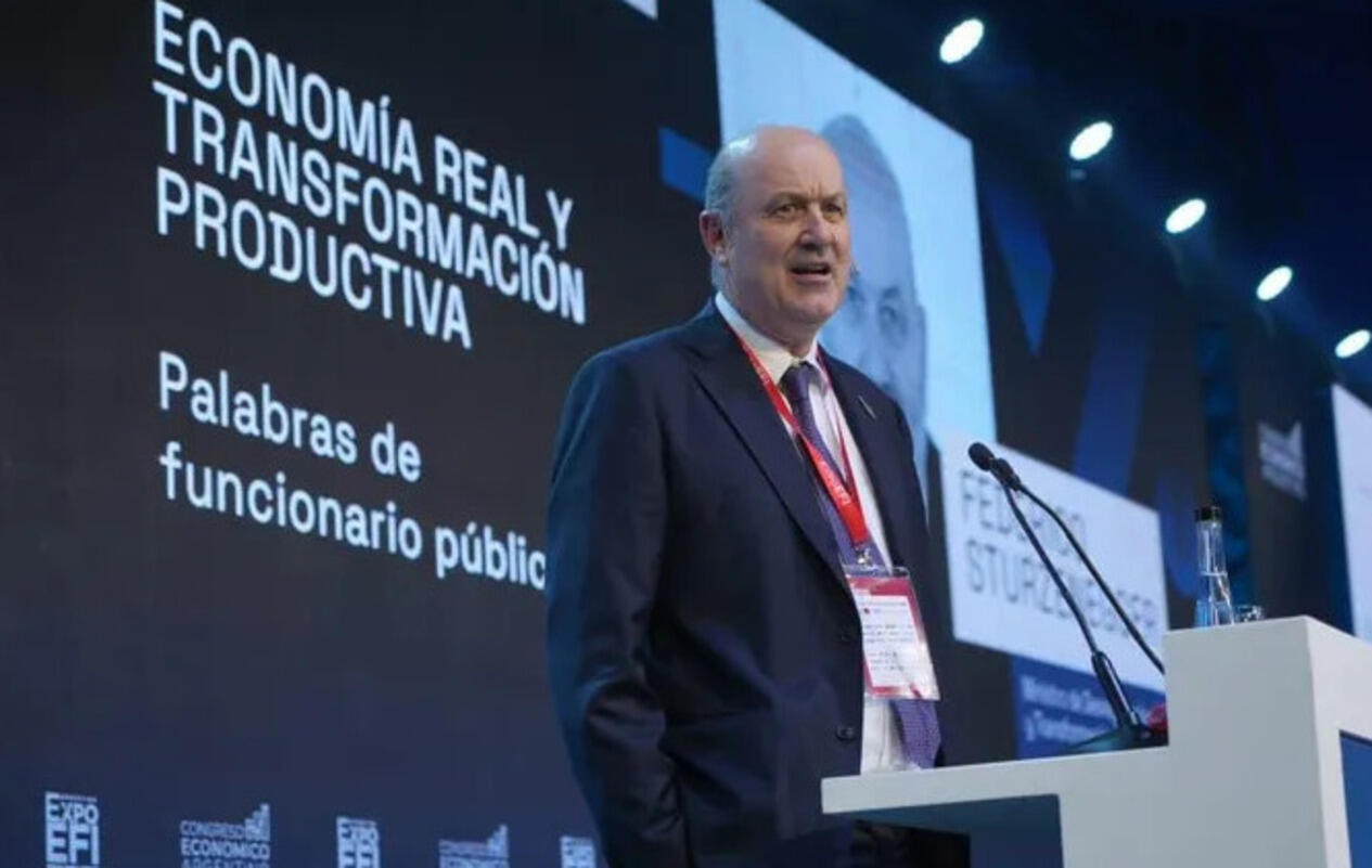 El ministro Sturzenegger adelantó un paquete de reformas que enviará al  Congreso