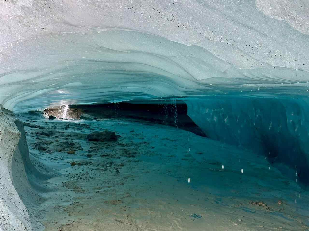 Se reitera la prohibición de ingreso a las cuevas de hielo del Glaciar Vinciguerra por riesgo de colapso