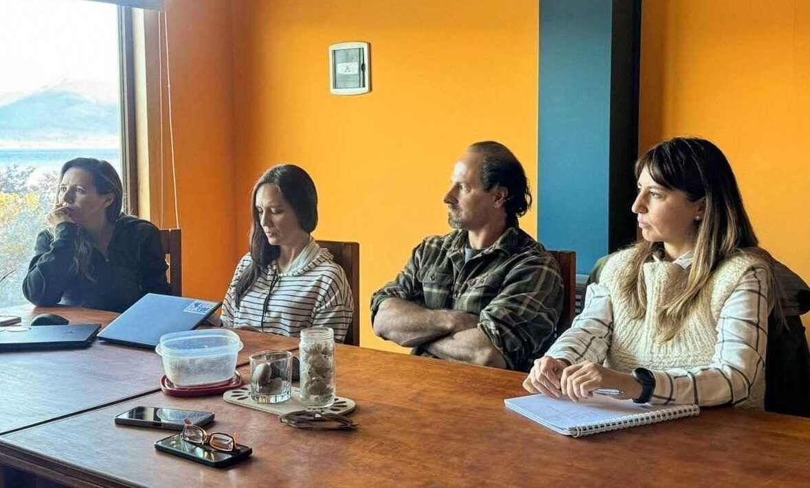 Colazo se reunió con pescadores artesanales en Puerto Almanza