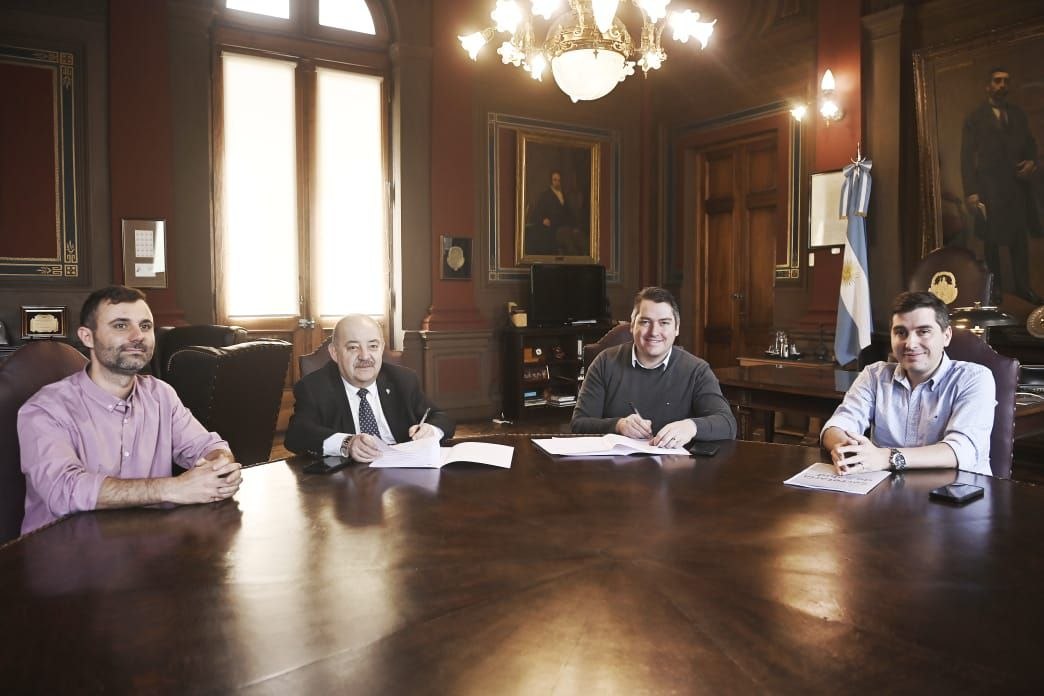 Profundizan su vínculo el Municipio de Río Grande y la Universidad Nacional de La Plata