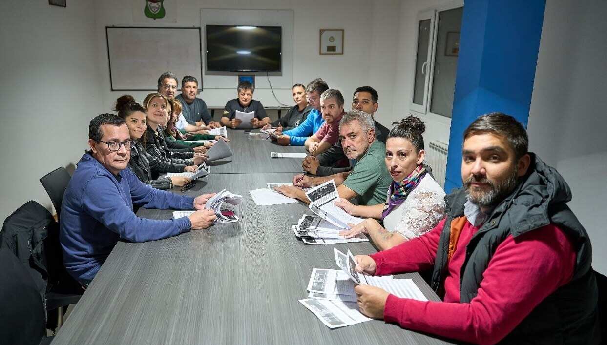 La Mesa Sindical consolidó el respaldo a la Ley de Goteo y presentarán 10.000 firmas en la Legislatura