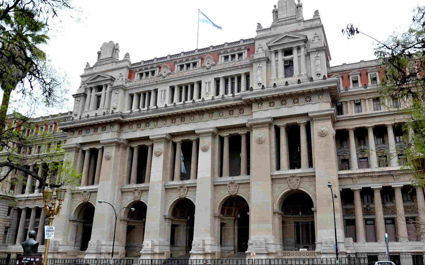 La Justicia  interviene por repartos discrecionales  de más de $348 mil millones a algunas Provincias