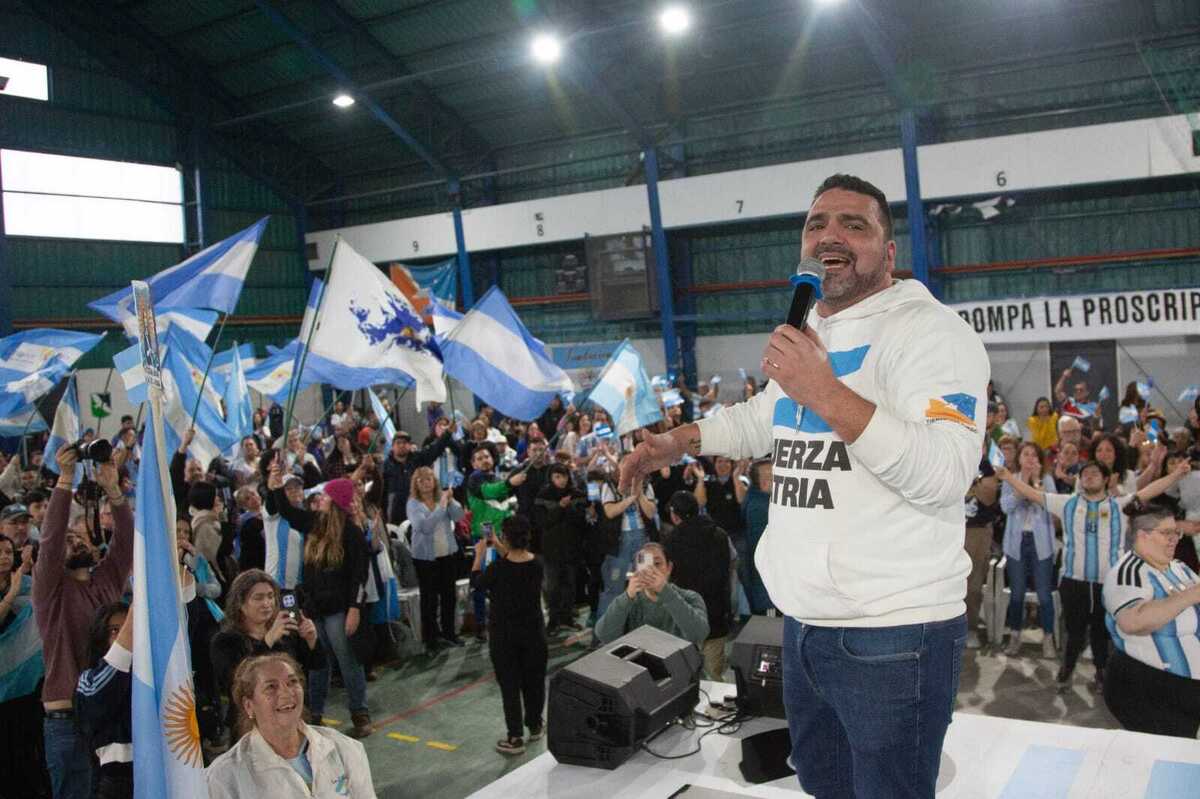 Acto multitudinario en Ushuaia por Cristina Libre