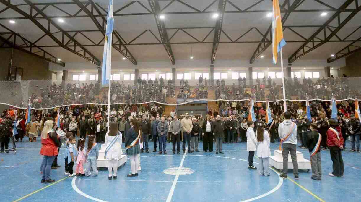 La Municipalidad de Ushuaia acompañó el acto central por el Día de la Provincia en Río Grande