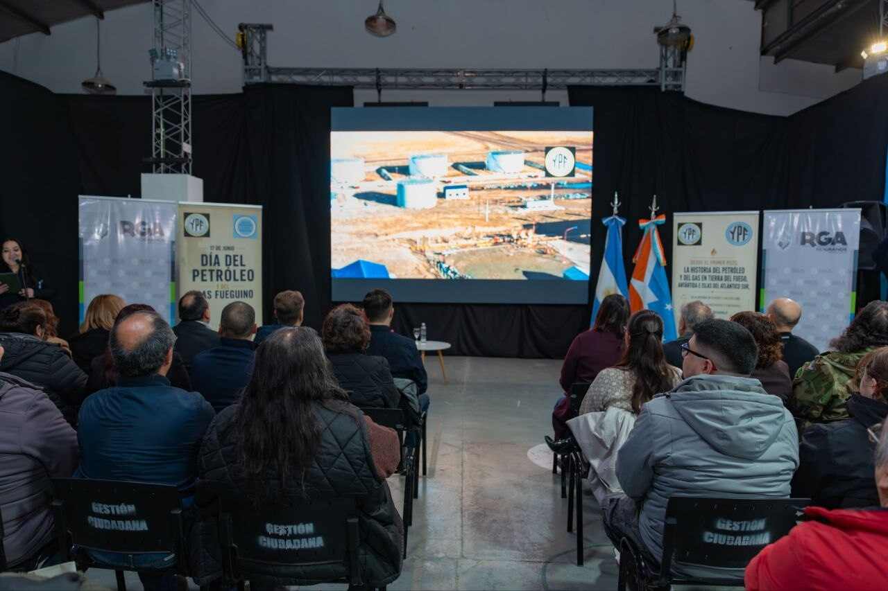 El Municipio acompañó la conmemoración del Día del Petróleo y Gas Fueguinos