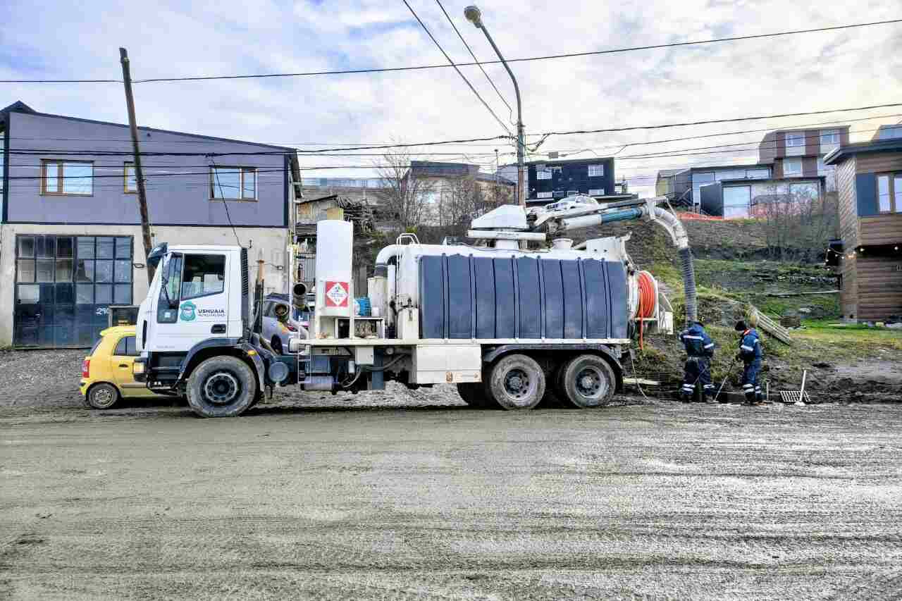 La Municipalidad realiza tareas preventivas y de mantenimiento en el sistema pluvial de la ciudad