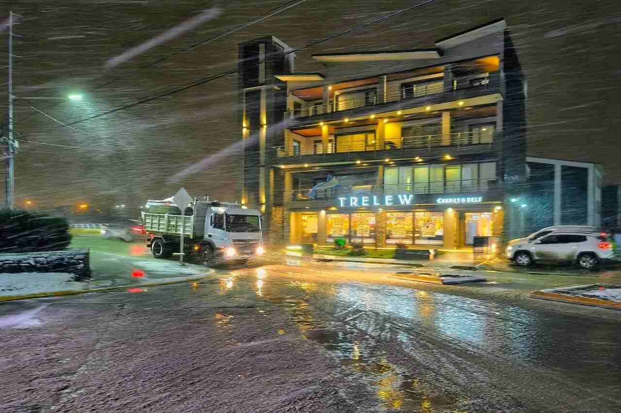 La Municipalidad de Ushuaia continúa con el Operativo Invierno tras las intensas nevadas