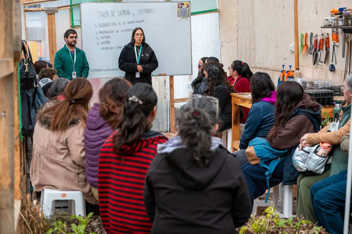 La Huerta “Sembrando Futuro” celebró un nuevo taller de siembra