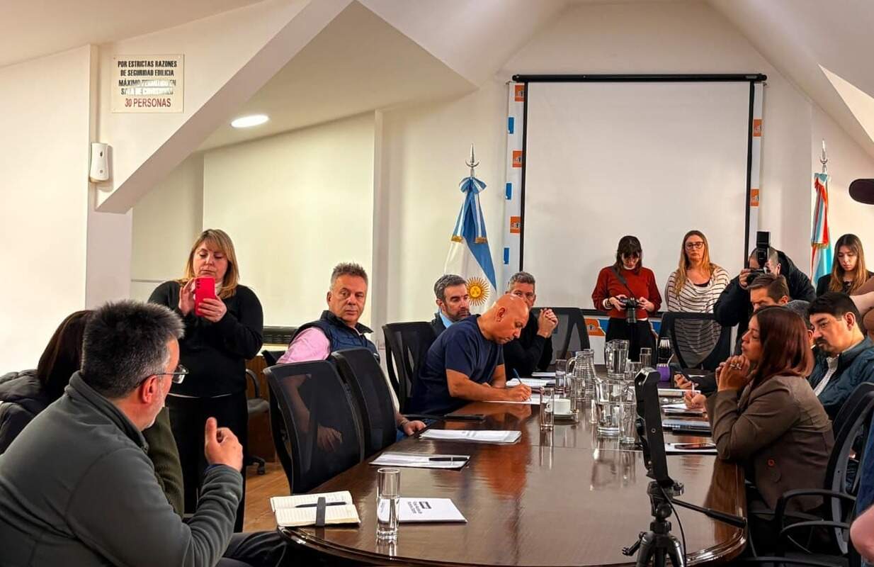Lechman planteó garantizar primero los recursos para educación, salud y seguridad e invitar a los intendentes a discutir la coparticipación