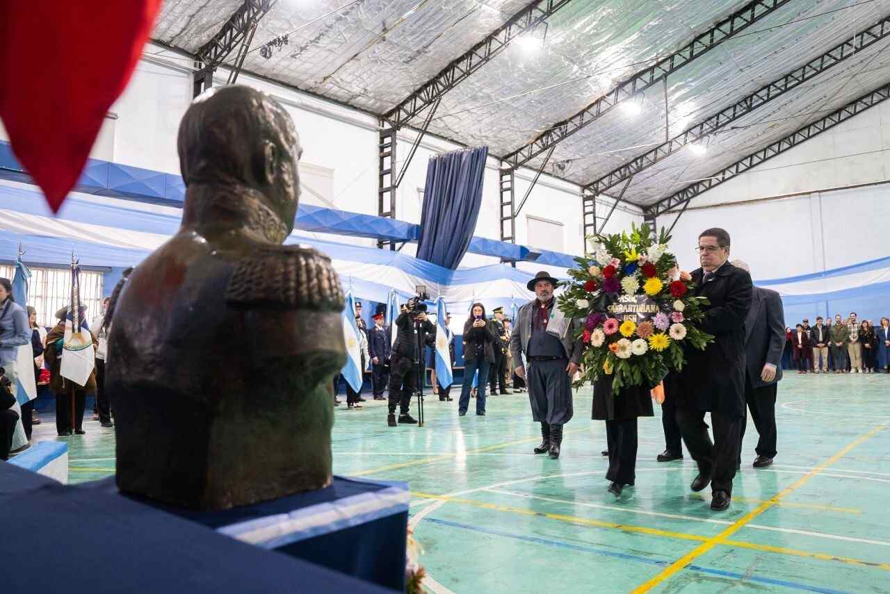 Gobierno rindió homenaje al General José de San Martín a 176 años de su paso a la inmortalidad