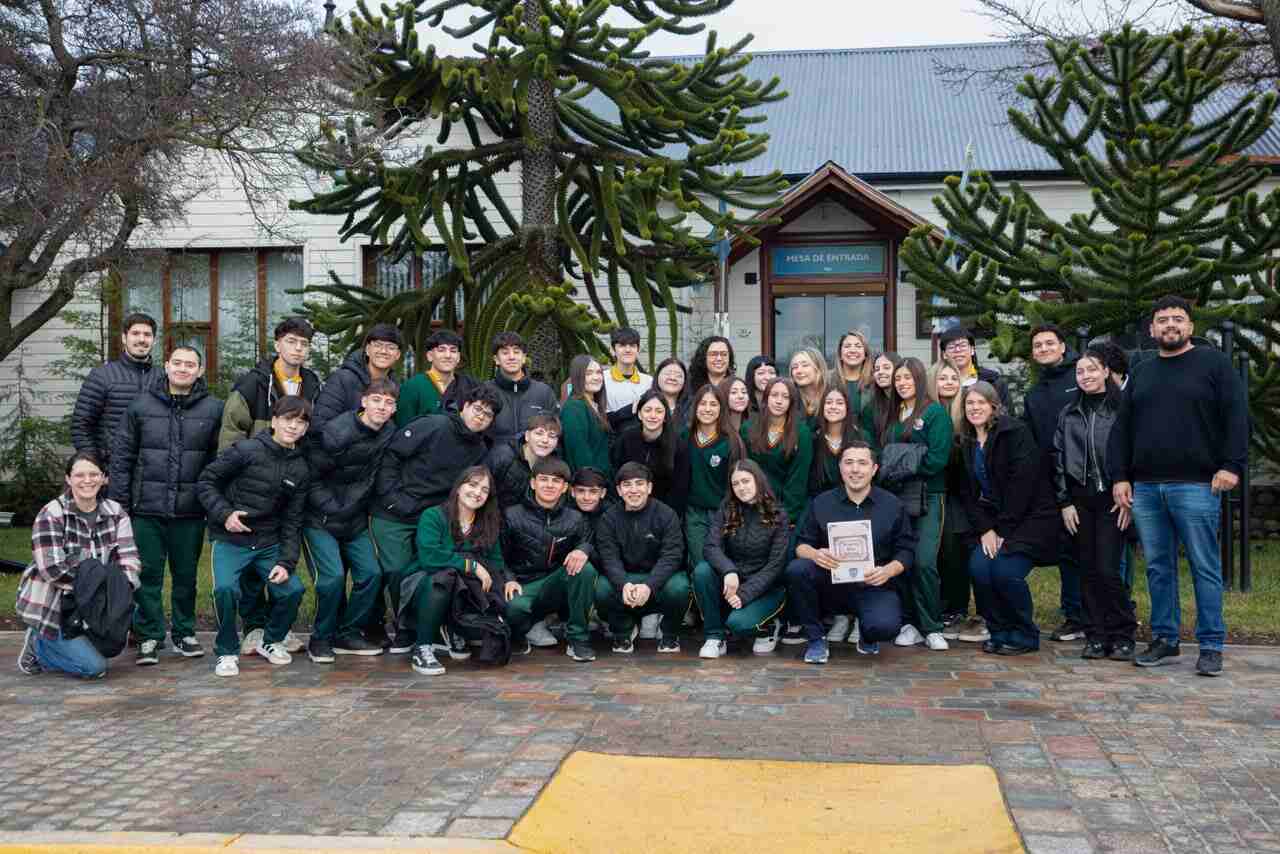Ideas de los jóvenes llegan a la gestión pública a través de una propuesta educativa