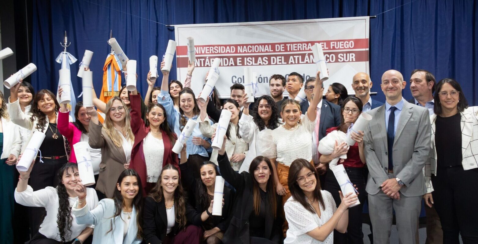 Ushuaia sumó más de 30 nuevos profesionales graduados de la UNTDF