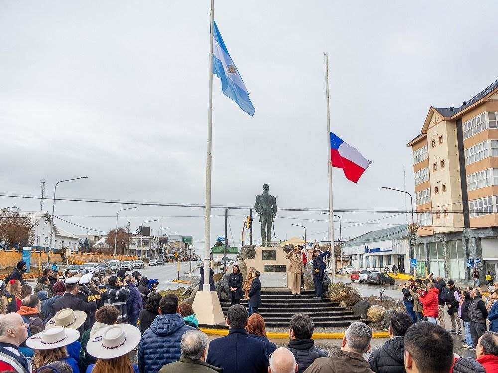 El Municipio acompañó al pueblo chileno en el acto por el 216° Aniversario de su Independencia
